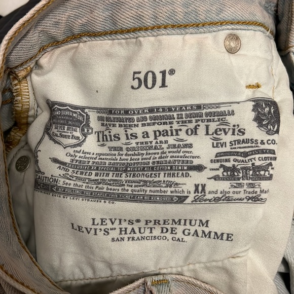 Levi’s Shorts - Picture 3 of 5